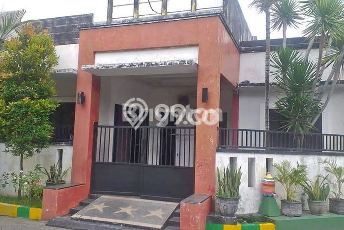 Dijual Hunian Rumah Terawat 3 Kamar di Babatan, Surabaya Dijual Hunian Rumah Terawat 3 Kamar di Babatan, Surabaya