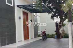 Disewakan! Rumah 4 Kamar Tidur &
4 Kamar Mandi di Kemang, Jakarta Selatan Disewakan! Rumah 4 Kamar Tidur &
4 Kamar Mandi di Kemang, Jakarta Selatan