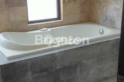 Rumah Disewakan Denpasar LT 120m2 LB 120m2 Area Renon Rumah Disewakan Denpasar LT 120m2 LB 120m2 Area Renon