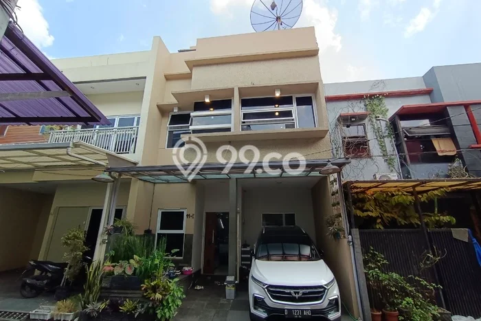 Rumah Strategis Modern Lb 150m2 di Astanaanyar, Bandung Rumah Strategis Modern Lb 150m2 di Astanaanyar, Bandung