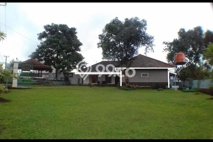 Hunian Mewah Siap Huni LT 1350m2 di Cisarua, Bogor Hunian Mewah Siap Huni LT 1350m2 di Cisarua, Bogor