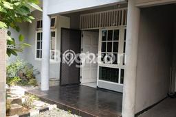 Disewakan! Rumah 3 Kamar Tidur &
2 Kamar Mandi di Mulyosari, Surabaya Disewakan! Rumah 3 Kamar Tidur &
2 Kamar Mandi di Mulyosari, Surabaya