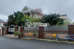 For Sale Rumah Mewah Exclusive di Blimbing, Malang For Sale Rumah Mewah Exclusive di Blimbing, Malang