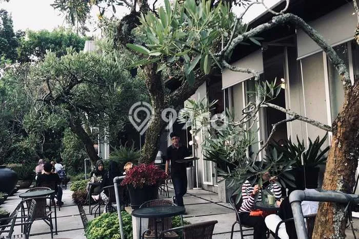 Dijual Rumah Luas Elegan Dengan View Cantik di Geger Kalong, Bandung Dijual Rumah Luas Elegan Dengan View Cantik di Geger Kalong, Bandung