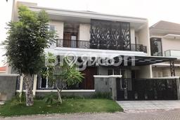 For Sale! Premium House LT 345m2 Desain Elegan di Graha For Sale! Premium House LT 345m2 Desain Elegan di Graha