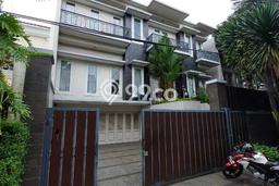Disewakan! Rumah 7 Kamar Tidur &
5 Kamar Mandi di Pondok Indah, Jakarta Selatan Disewakan! Rumah 7 Kamar Tidur &
5 Kamar Mandi di Pondok Indah, Jakarta Selatan