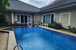 Rumah di Pondok Indah, 3 KT, Dekat Fasilitas Umum, Luas 925m² LB 525m² Rumah di Pondok Indah, 3 KT, Dekat Fasilitas Umum, Luas 925m² LB 525m²