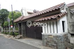SPECIAL PRICE! Rumah Strategis di Cipete, LT 681m² LB 450m² SPECIAL PRICE! Rumah Strategis di Cipete, LT 681m² LB 450m²