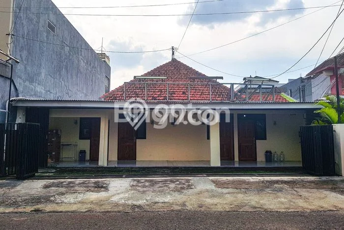 Jual Rumah Luas Megah Dengan View Cantik di Pleburan, Semarang Jual Rumah Luas Megah Dengan View Cantik di Pleburan, Semarang