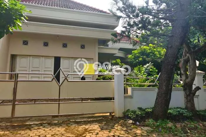 For Sale Rumah Mewah Exclusive di Tanjung Karang Pusat, Bandar Lampung For Sale Rumah Mewah Exclusive di Tanjung Karang Pusat, Bandar Lampung