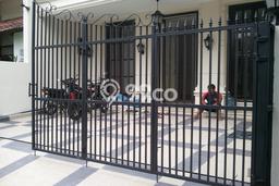 Rumah 4 KT 3 KM di Area Pondok Indah, Jakarta Selatan Rumah 4 KT 3 KM di Area Pondok Indah, Jakarta Selatan