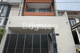 Rumah Luxury Modern Siap Huni di Pulomas Jakarta Timur Rumah Luxury Modern Siap Huni di Pulomas Jakarta Timur