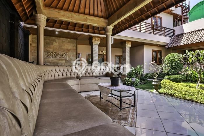 Rumah Mewah LB 350m2 Siap Huni Desain Elegan di Batubulan, Gianyar Rumah Mewah LB 350m2 Siap Huni Desain Elegan di Batubulan, Gianyar