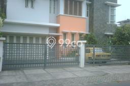 Jual Segera Rumah 6 KT 4 KM di Kawasan Komersial Kebayoran Baru, Jakarta Selatan Jual Segera Rumah 6 KT 4 KM di Kawasan Komersial Kebayoran Baru, Jakarta Selatan
