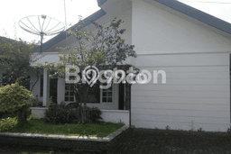 VILLA MEWAH STRATEGIS FURNISHED SIAP HUNI DALAM KAWASAN WISATA KOMPLEK VILLA KOTA BUNGA CIANJUR PUNCAK JAWA BARAT VILLA MEWAH STRATEGIS FURNISHED SIAP HUNI DALAM KAWASAN WISATA KOMPLEK VILLA KOTA BUNGA CIANJUR PUNCAK JAWA BARAT