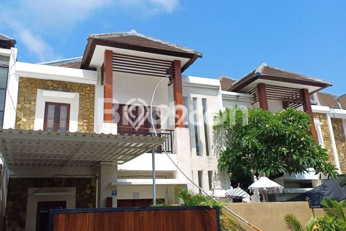 Jual Rumah Luas Elegan Dengan View Eksklusif di Mumbul, Badung Jual Rumah Luas Elegan Dengan View Eksklusif di Mumbul, Badung