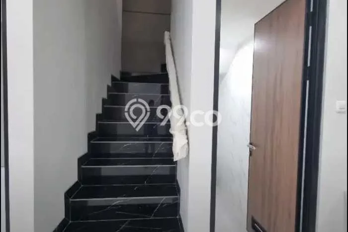 Jual Rumah Favorit Siap Huni LB 130m2 di Mulyorejo, Surabaya Jual Rumah Favorit Siap Huni LB 130m2 di Mulyorejo, Surabaya
