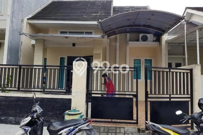 Dijual Cepat Rumah Bagus Siap Huni LB 100m2 di Pakal, Surabaya Dijual Cepat Rumah Bagus Siap Huni LB 100m2 di Pakal, Surabaya