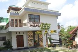 Bisa KPR! Rumah Asri area Gianyar, Luas 2795m2m² Bangunan 1600m2m² Bisa KPR! Rumah Asri area Gianyar, Luas 2795m2m² Bangunan 1600m2m²