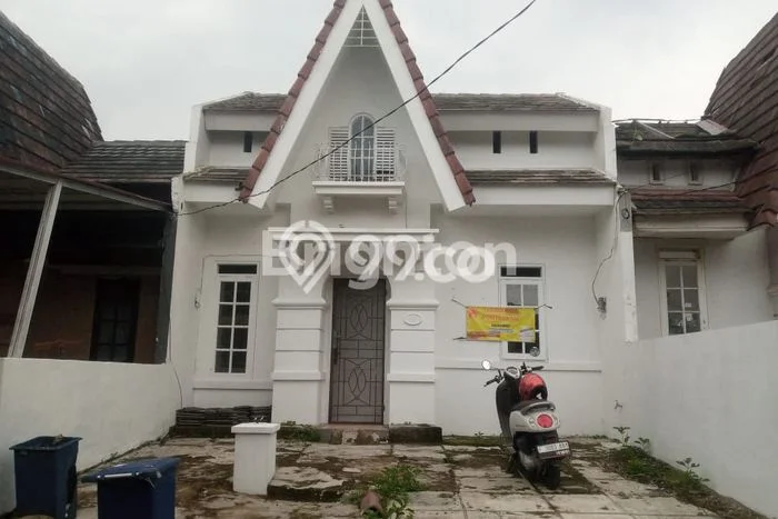 Jarang Ada! Rumah Sewa 2 Kamar Bagus Siap Huni Sentul Jarang Ada! Rumah Sewa 2 Kamar Bagus Siap Huni Sentul