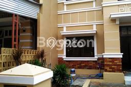 Rumah Modern 5 KT di Modernland Tangerang Rumah Modern 5 KT di Modernland Tangerang