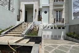 Dijual Rumah Premium dengan Fasilitas Sekitar Komplit di Jatinegara, Jakarta Timur Dijual Rumah Premium dengan Fasilitas Sekitar Komplit di Jatinegara, Jakarta Timur