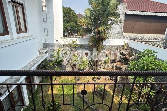 Hunian Mewah Siap Huni LT 390m2 di Batununggal, Bandung Hunian Mewah Siap Huni LT 390m2 di Batununggal, Bandung