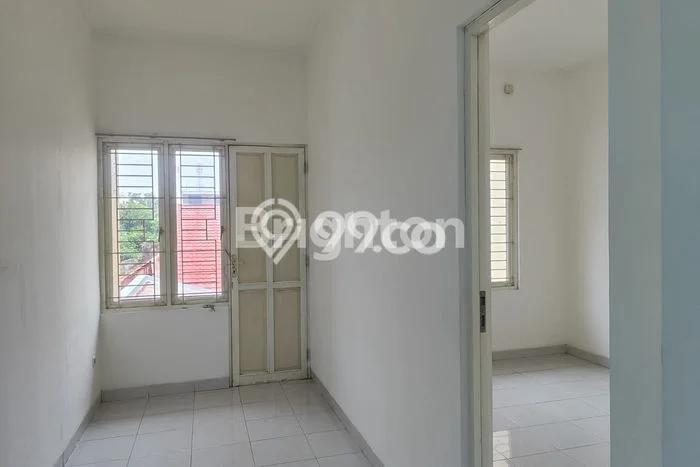 Sewa Rumah Harga Terjangkau di Ngagel Surabaya Punya 4 KT Sewa Rumah Harga Terjangkau di Ngagel Surabaya Punya 4 KT