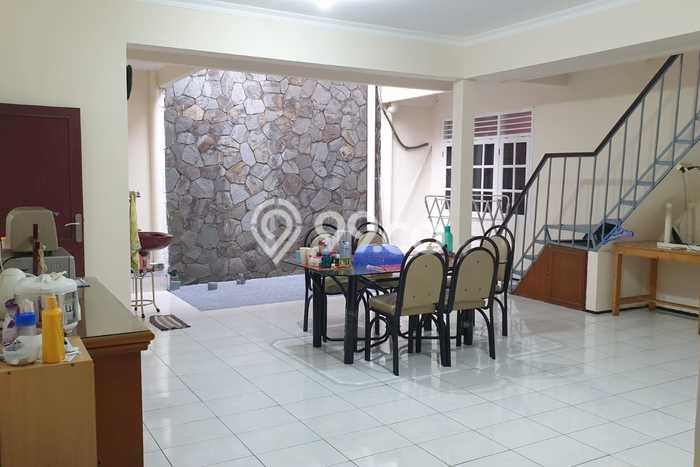 Dijual Rumah Luas Megah Dengan View Cantik di Tomang, Jakarta Barat Dijual Rumah Luas Megah Dengan View Cantik di Tomang, Jakarta Barat