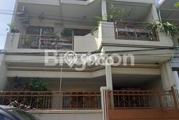 For Sale Rumah 5 Kamar Lokasi Strategis Nyaman dan Strategis di Mulyorejo For Sale Rumah 5 Kamar Lokasi Strategis Nyaman dan Strategis di Mulyorejo