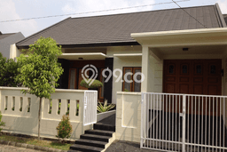 Rumah Asri di Kemang Pratama, Bekasi, Luas 216m² Bangunan 150m² Rumah Asri di Kemang Pratama, Bekasi, Luas 216m² Bangunan 150m²