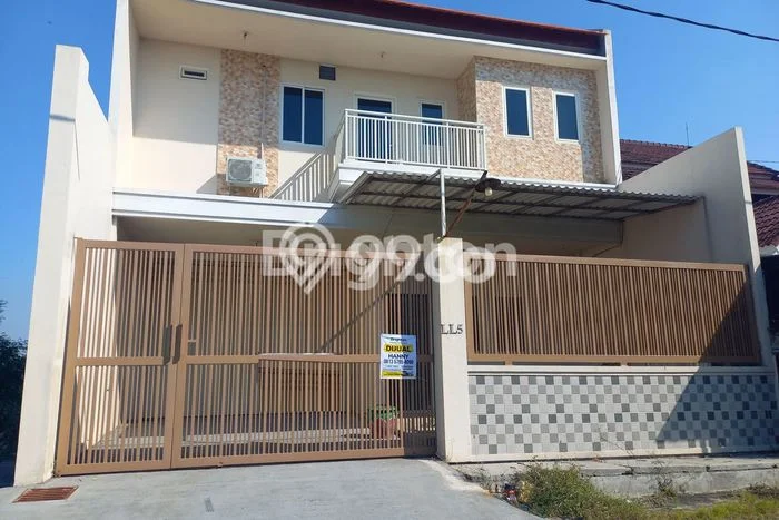 PROPERTI UNGGULAN! Rumah Premium di Gedangan, Luas 170m2m² LB 250m2m² PROPERTI UNGGULAN! Rumah Premium di Gedangan, Luas 170m2m² LB 250m2m²