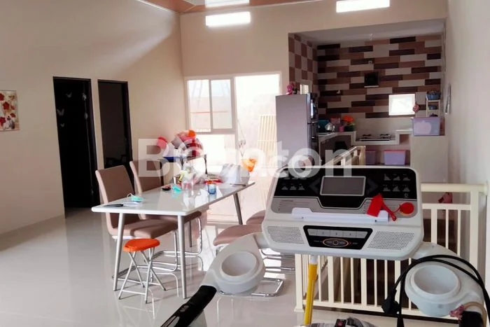 PROPERTI UNGGULAN! Rumah Premium di Gedangan, Luas 170m2m² LB 250m2m² PROPERTI UNGGULAN! Rumah Premium di Gedangan, Luas 170m2m² LB 250m2m²