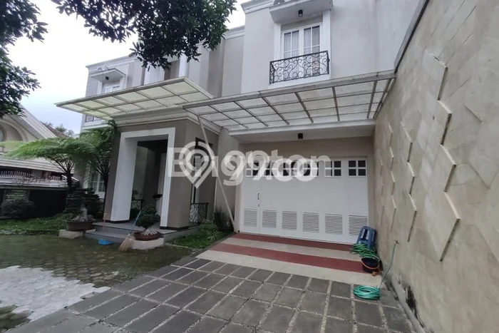 Hunian Elit LB 980m2 Siap Pakai Desain Elegan di Sawojajar, Malang Hunian Elit LB 980m2 Siap Pakai Desain Elegan di Sawojajar, Malang