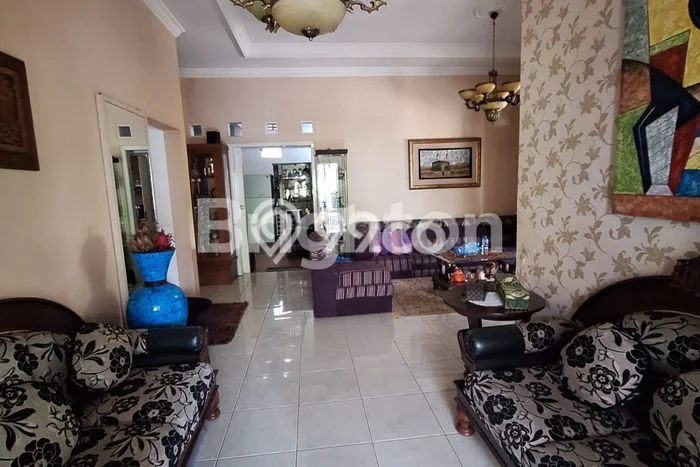 Hunian Elit LB 980m2 Siap Pakai Desain Elegan di Sawojajar, Malang Hunian Elit LB 980m2 Siap Pakai Desain Elegan di Sawojajar, Malang