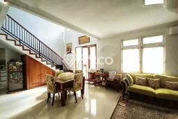 DIJUAL CEPAT! Rumah di Bintaro, Tangerang Selatan, LT 180m² Bangunan 250m² BISA KPR! DIJUAL CEPAT! Rumah di Bintaro, Tangerang Selatan, LT 180m² Bangunan 250m² BISA KPR!