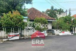 DIJUAL CEPAT! Rumah Modern area Semarang Selatan, Semarang, Luas 298m2m² LB 150m2m² NEGO! DIJUAL CEPAT! Rumah Modern area Semarang Selatan, Semarang, Luas 298m2m² LB 150m2m² NEGO!