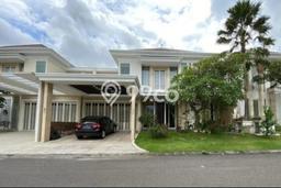 Rumah Elit Modern Tanpa Renovasi di Pakuwon Indah Surabaya Rumah Elit Modern Tanpa Renovasi di Pakuwon Indah Surabaya