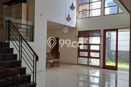 LOKASI PREMIUM! Rumah Berkembang area Setra Duta, LT 300m² Bangunan 450m² LOKASI PREMIUM! Rumah Berkembang area Setra Duta, LT 300m² Bangunan 450m²