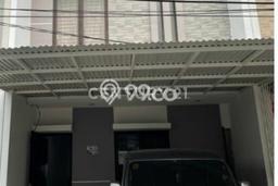 Rumah Terawat area Karawaci, Tangerang, Luas Tanah 95m², LB 95m² Rumah Terawat area Karawaci, Tangerang, Luas Tanah 95m², LB 95m²