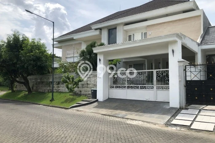 Siap Huni Hunian Elit 5 Kamar di Dukuh Pakis Dekat ke Mana Saja Siap Huni Hunian Elit 5 Kamar di Dukuh Pakis Dekat ke Mana Saja
