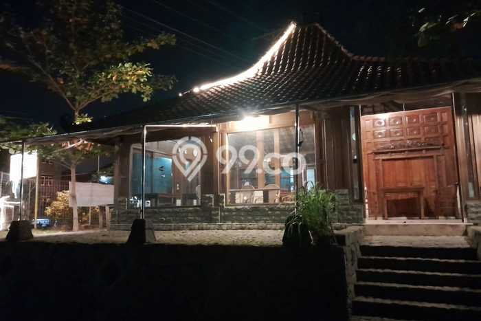 Rumah Nyaman di Mlati, 1 KT, Area Tenang, Luas 827m2m² Bangunan 144m2m² Rumah Nyaman di Mlati, 1 KT, Area Tenang, Luas 827m2m² Bangunan 144m2m²