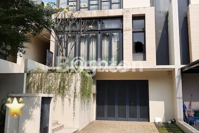 Dijual Rumah Luas Elegan Dengan View Eksklusif di BSD, Tangerang Dijual Rumah Luas Elegan Dengan View Eksklusif di BSD, Tangerang