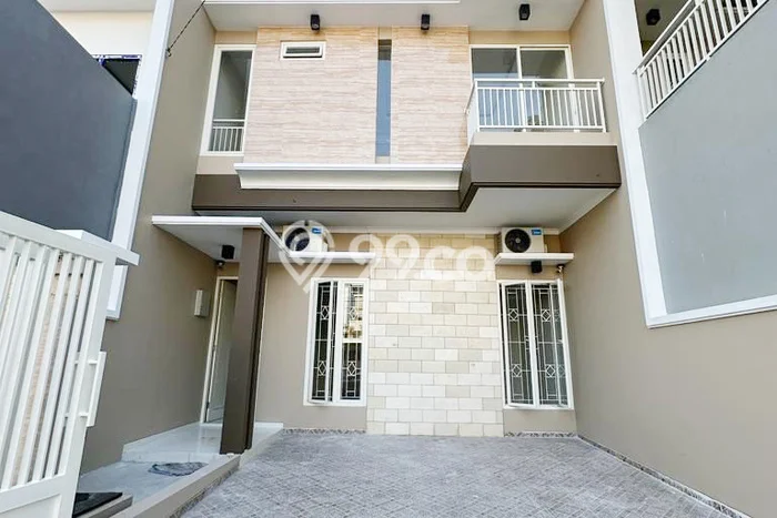 Dijual Cepat Rumah Favorit Siap Huni LB 110m2 di Mulyorejo, Surabaya Dijual Cepat Rumah Favorit Siap Huni LB 110m2 di Mulyorejo, Surabaya