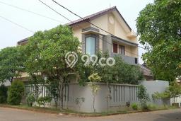 Rumah Minimalis 6 Kamar Terawat di Ciputat, Dekat Pusat Perbelanjaan, Tangerang Selatan Rumah Minimalis 6 Kamar Terawat di Ciputat, Dekat Pusat Perbelanjaan, Tangerang Selatan
