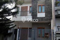 Rumah Berkelas LT 120m² / LB 120m² di Kompleks Perumahan Kebon Jeruk, Jakarta Barat Rumah Berkelas LT 120m² / LB 120m² di Kompleks Perumahan Kebon Jeruk, Jakarta Barat
