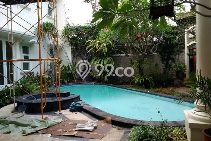 Disewakan! Rumah 5 Kamar Tidur &
5 Kamar Mandi di Kemang, Jakarta Selatan Disewakan! Rumah 5 Kamar Tidur &
5 Kamar Mandi di Kemang, Jakarta Selatan