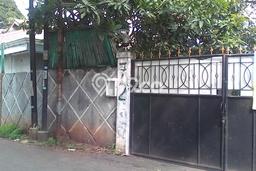 DIJUAL CEPAT! Rumah Nyaman di Ampera, Jakarta Selatan, LT 1000m² LB 500m² Bisa Nego! DIJUAL CEPAT! Rumah Nyaman di Ampera, Jakarta Selatan, LT 1000m² LB 500m² Bisa Nego!
