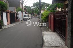 Rumah EXCLUSIVE di Otista, Jakarta Timur, LT 160m² Bangunan 270m² HARGA TERBAIK! Rumah EXCLUSIVE di Otista, Jakarta Timur, LT 160m² Bangunan 270m² HARGA TERBAIK!