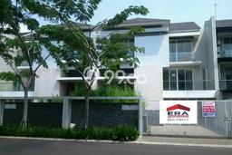 Rumah di Citra Garden, Jakarta Barat, LT 200m² Bangunan 300m² - INVESTASI TERBAIK! Rumah di Citra Garden, Jakarta Barat, LT 200m² Bangunan 300m² - INVESTASI TERBAIK!